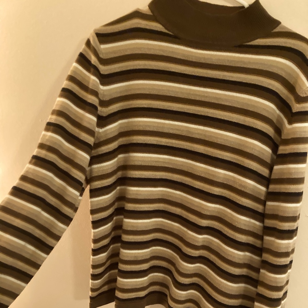 Vintage Brown And white stripped sweater :)